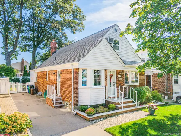 80-37 259th Street, Glen Oaks, NY 11004