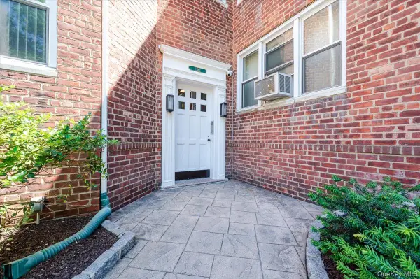 1361 Broadway #B-26, Hewlett, NY 11557