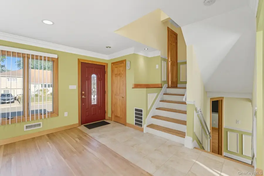 6 Martin Street, Massapequa, NY 11758 - Image #3