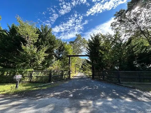 Address Withheld By Seller, Medford, NY 11763