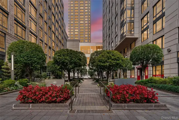 25 City Place #PHC, White Plains, NY 10601