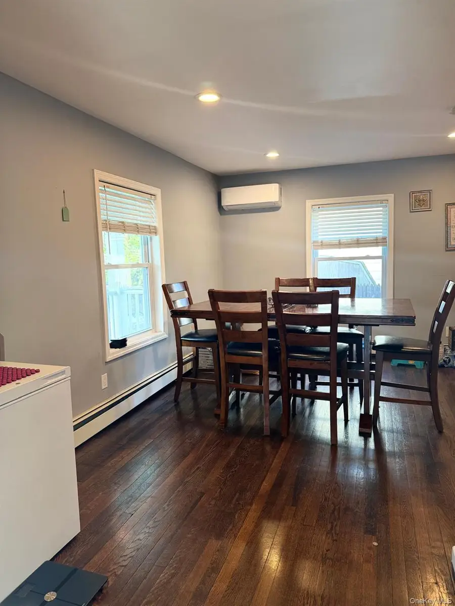 29 Oak Street, Islip, NY 11751 - Image #3