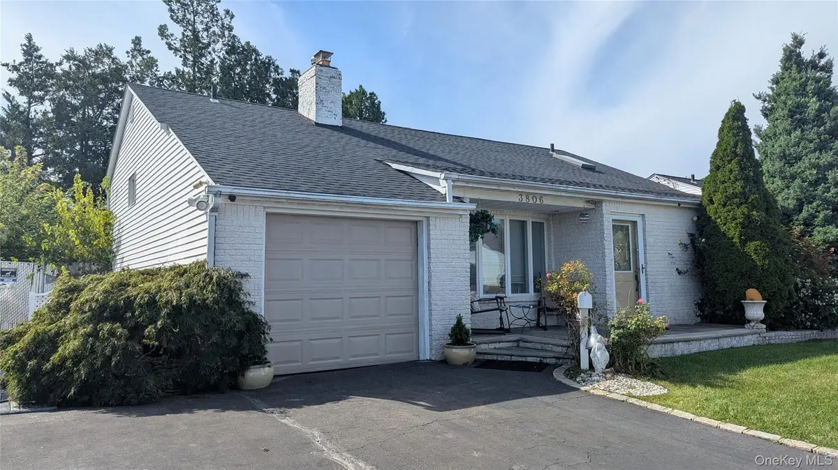 3806 Windsor Drive, Bethpage, NY 11714 - Image #1