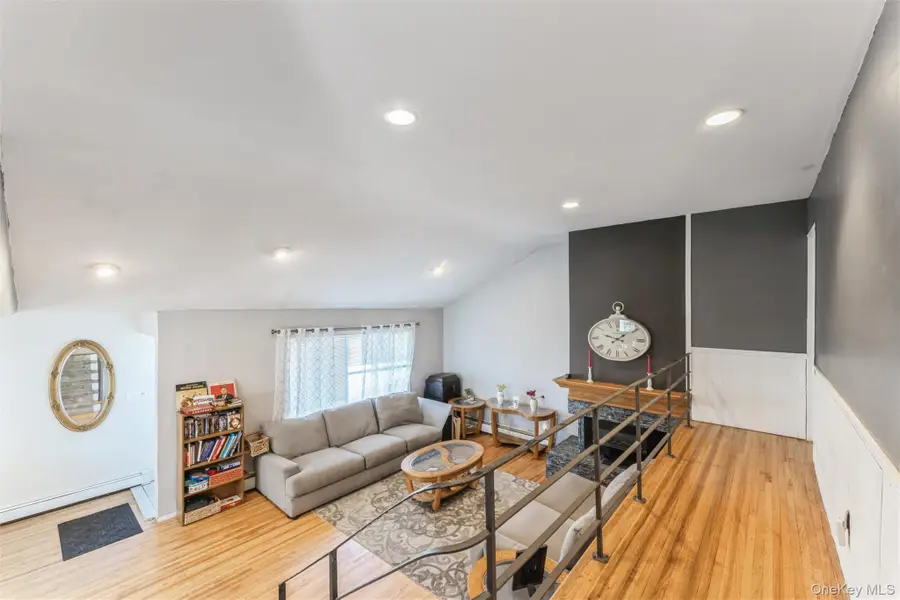 3806 Windsor Drive, Bethpage, NY 11714 - Image #3