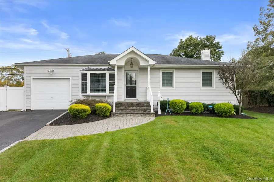 19 Blue Spruce Lane, Commack, NY 11725 - Image #2