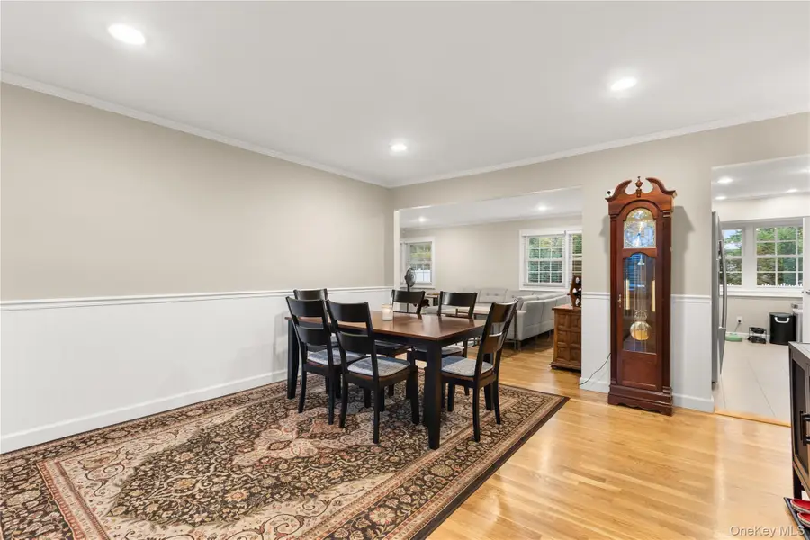 19 Blue Spruce Lane, Commack, NY 11725 - Image #3