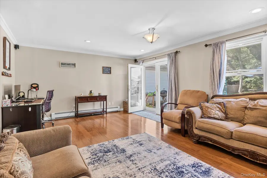 23 Birchwood Drive, Huntington Station, NY 11746 - Image #3