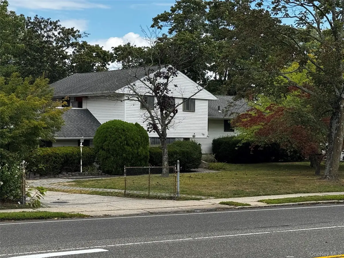 149 Phelps Lane, North Babylon, NY 11703 - Image #1