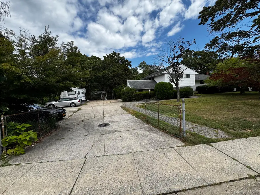 149 Phelps Lane, North Babylon, NY 11703 - Image #3