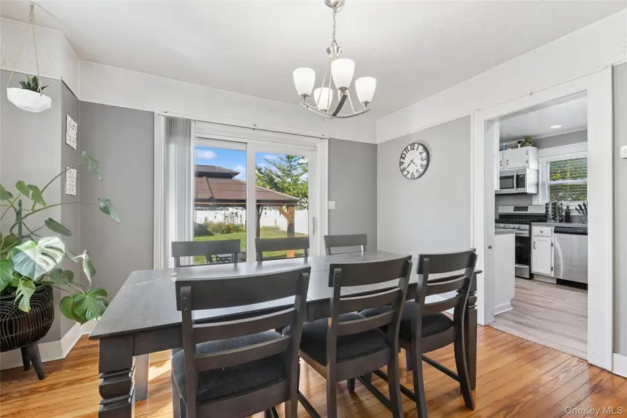 906 Ardmore Place, Bellmore, NY 11710 - Image #3