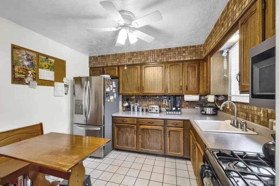 3 Shelley Road, Poughkeepsie, NY 12603 - Image #3