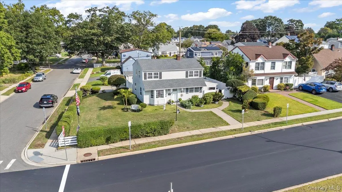 109 Periwinkle Road, Levittown, NY 11756 - Image #1