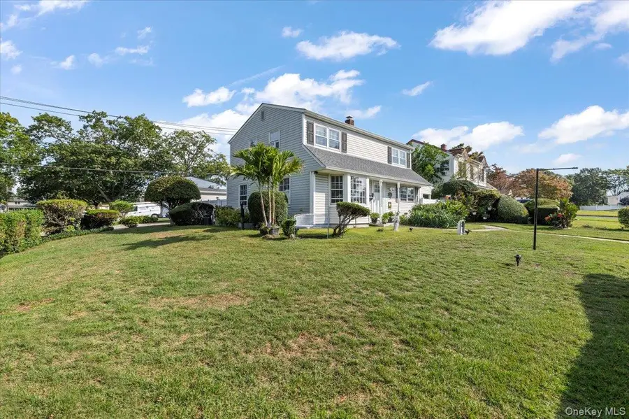 109 Periwinkle Road, Levittown, NY 11756 - Image #2