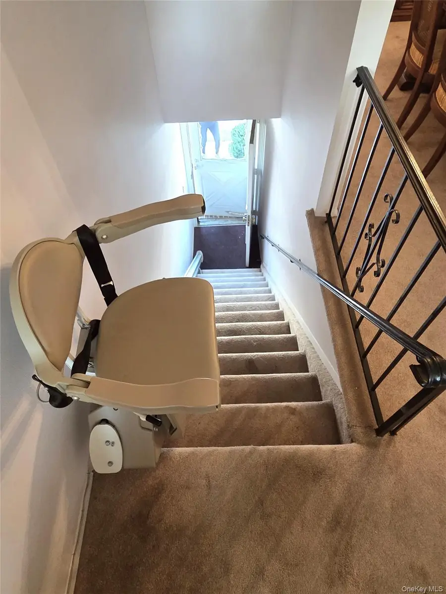 348 Mariners Way, Copiague, NY 11726 - Image #3