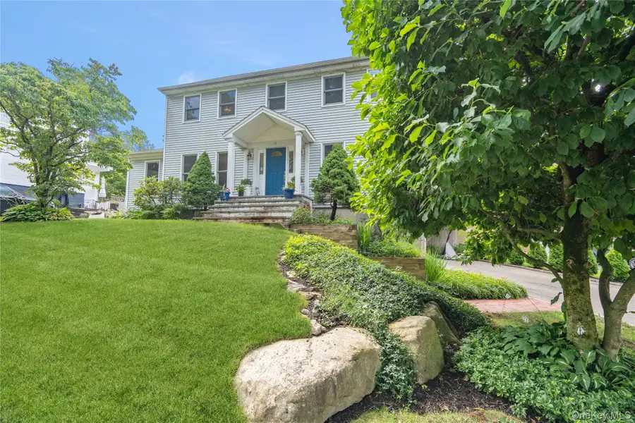 6 Cedar Avenue, Locust Valley, NY 11560 - Image #2