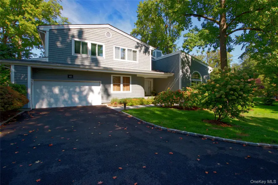 40 Tiffany Circle, Manhasset, NY 11030 - Image #3