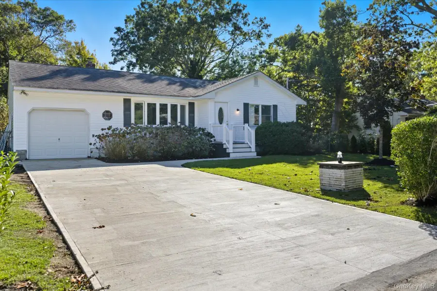 7 Harvard Drive, Hampton Bays, NY 11946 - Image #3