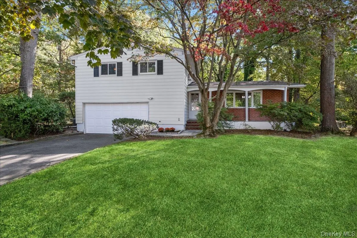 25 Wood Hollow Lane, New Rochelle, NY 10804 - Image #1