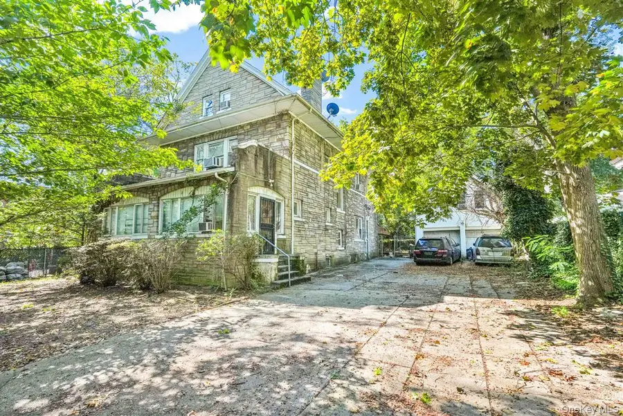 81-26 Austin Street, Kew Gardens, NY 11415 - Image #2