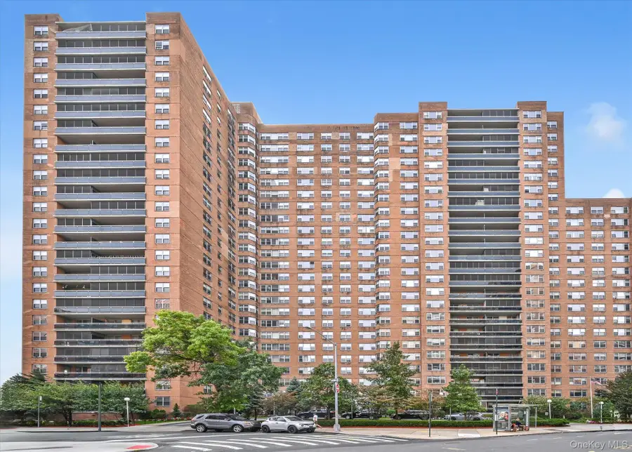 70-25 Yellowstone Boulevard #14m, Forest Hills, NY 11375 - Image #3