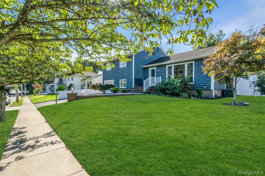 18 Haypath Road, Bethpage, NY 11714 - Image #2