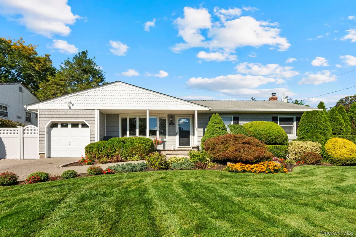 21 Dehan Street, Smithtown, NY 11787 - Image #1