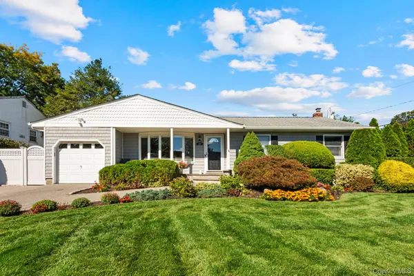 21 Dehan Street, Smithtown, NY 11787