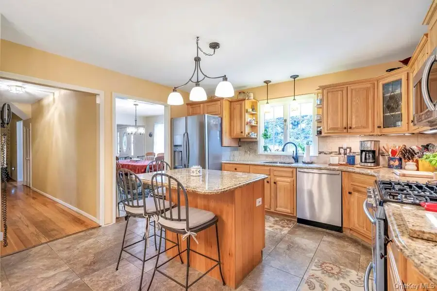 375 Ocean Avenue, Islip, NY 11751 - Image #2