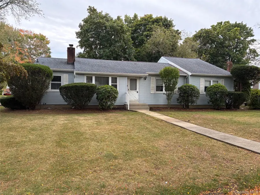 12 Fairlee Drive, East Northport, NY 11731 - Image #2