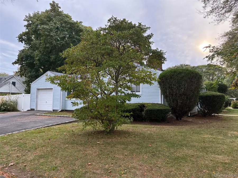 12 Fairlee Drive, East Northport, NY 11731 - Image #3