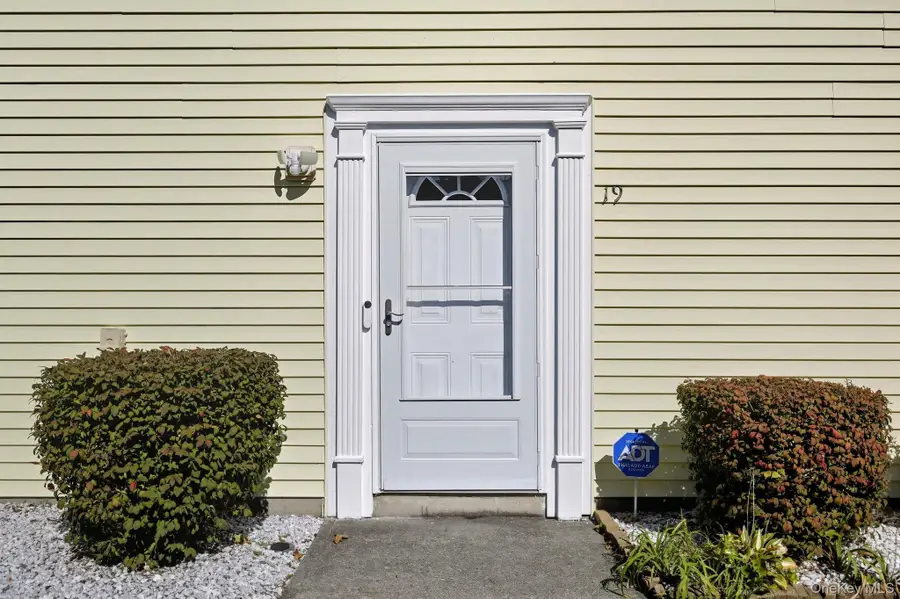 19 Hawk Lane, Poughkeepsie, NY 12601 - Image #3