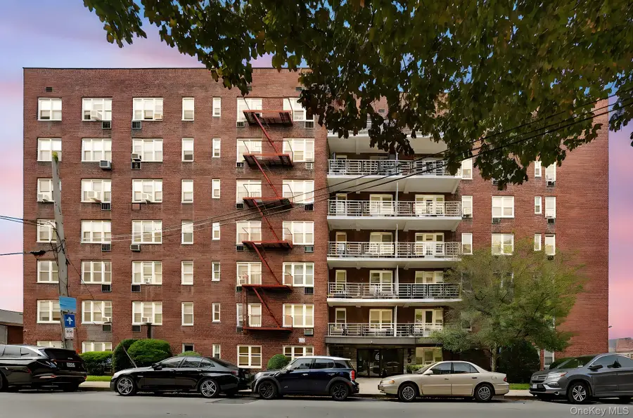 679 Warburton Avenue #8P, Yonkers, NY 10701 - Image #2