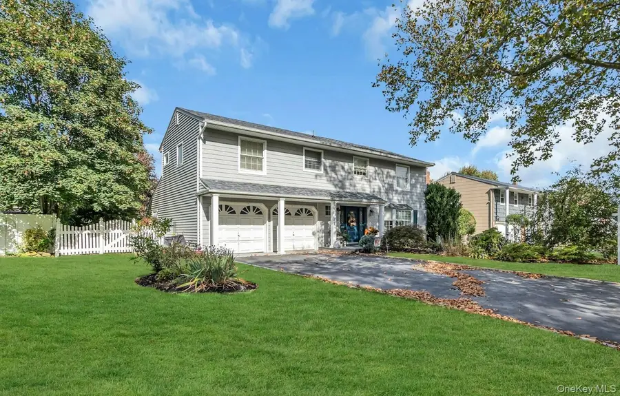 31 Sioux Drive, Commack, NY 11725 - Image #2