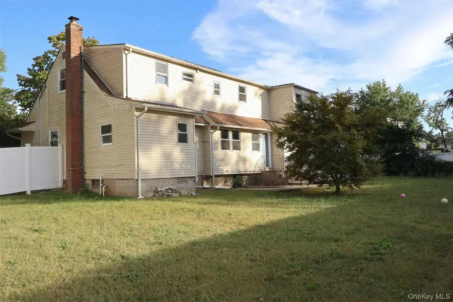 40 Duke Street, Deer Park, NY 11729 - Image #3