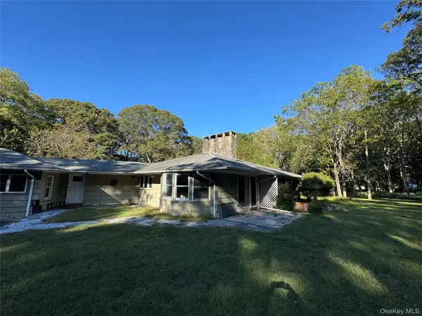 33 Mount Sinai Coram Road, Coram, NY 11727