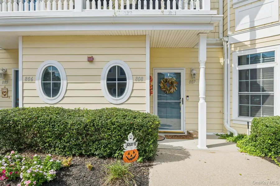 808 Emily Drive, Patchogue, NY 11772 - Image #3