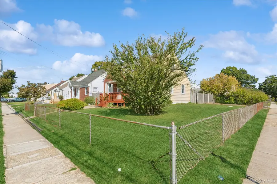 335 Locust Avenue, Uniondale, NY 11553 - Image #2