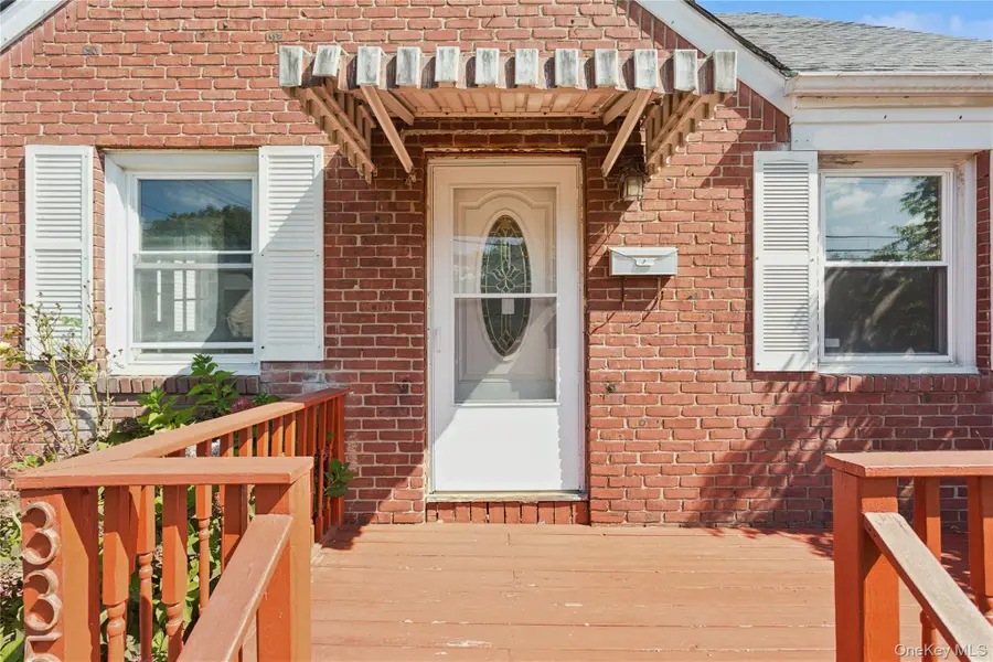 335 Locust Avenue, Uniondale, NY 11553 - Image #3