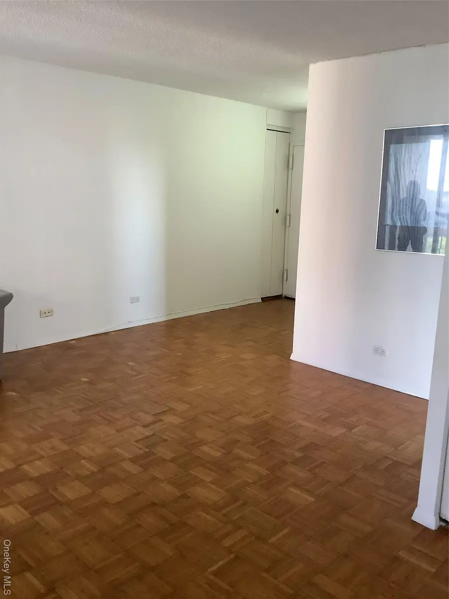 138-35 Elder Ave #9DA, Flushing, NY 11355 - Image #2