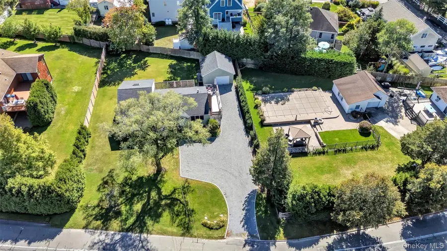 481 Peconic Bay Boulevard, Aquebogue, NY 11931 - Image #2