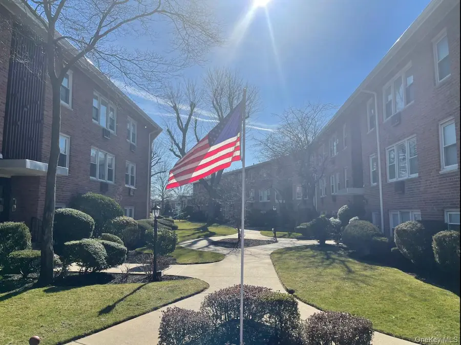 61 Maine Avenue #F25, Rockville Centre, NY 11570 - Image #2