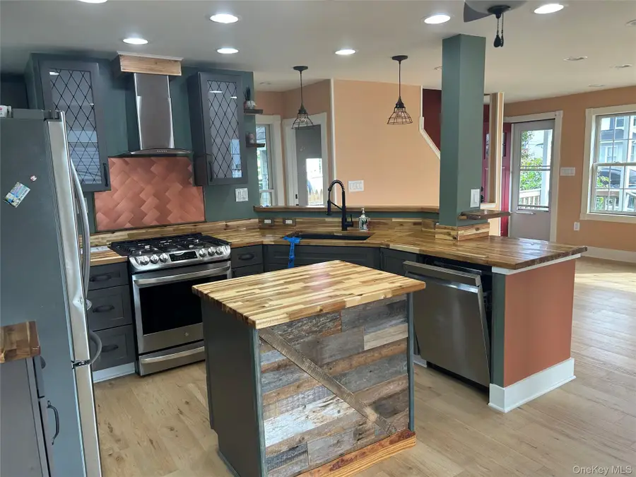 140 E Marie Street, Hicksville, NY 11801 - Image #3