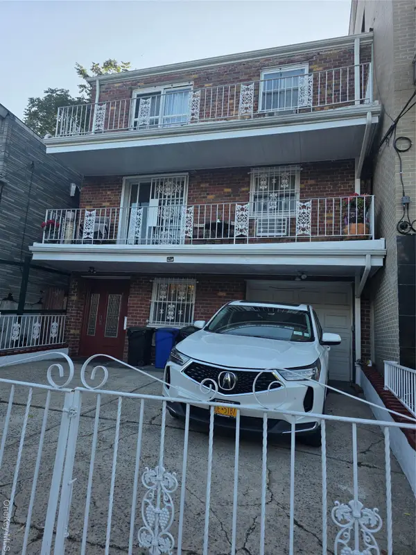 4912 111 St, Corona, NY 11368