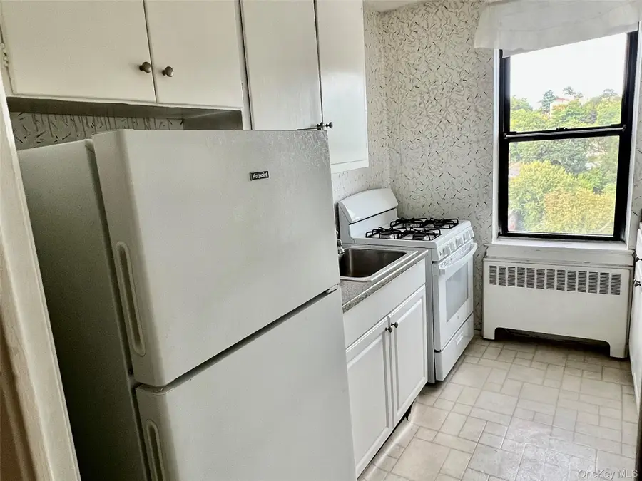 95 Sedgwick Avenue #6F, Yonkers, NY 10705 - Image #2