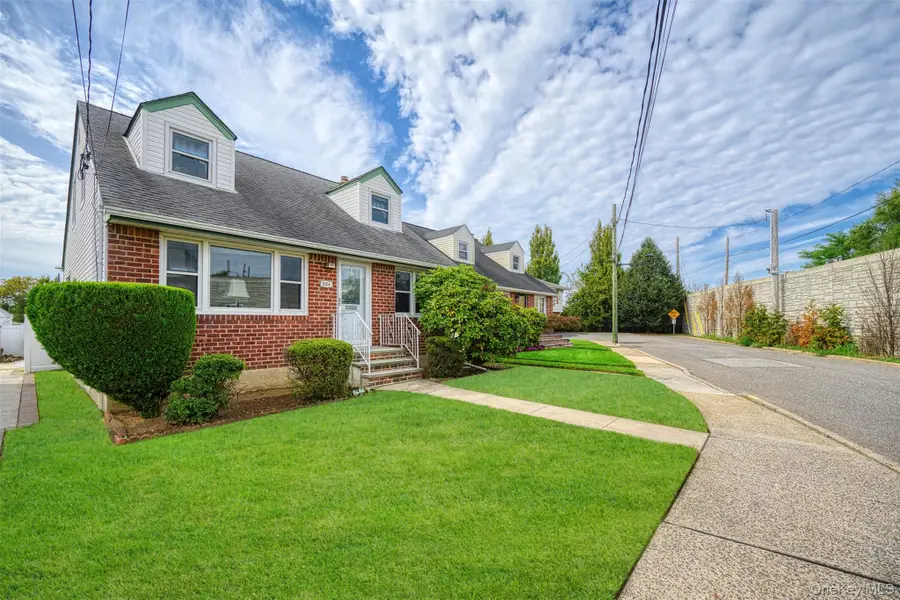 504 6th Avenue, New Hyde Park, NY 11040 - Image #2