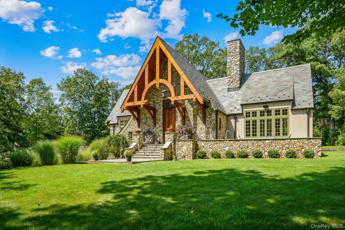 3 Blueberry Hill, Northport, NY 11768 - Image #1