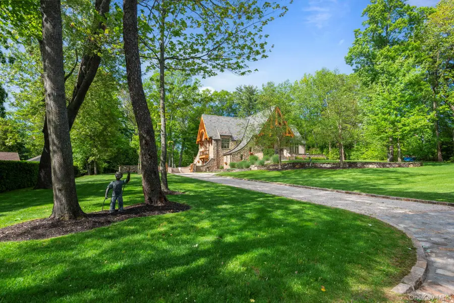 3 Blueberry Hill, Northport, NY 11768 - Image #2