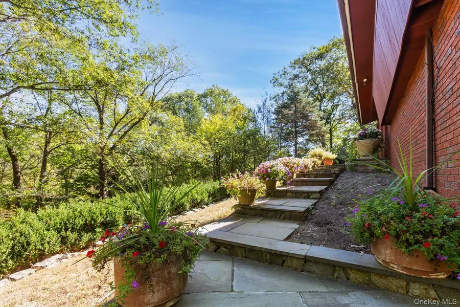 5 Crescent Lane, Putnam Valley, NY 10579 - Image #3