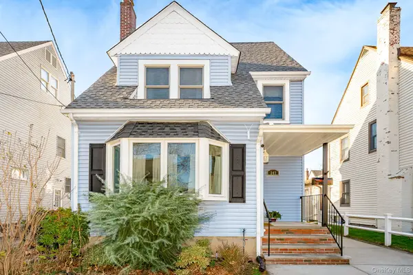 347 Wellington Road, Mineola, NY 11501