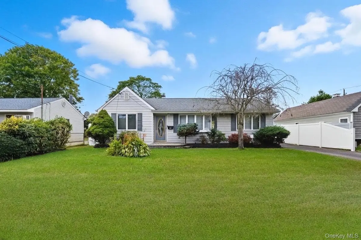 16 Burton Place, Lindenhurst, NY 11757 - Image #1